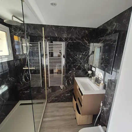 Exceptional Apartment, Sea View ,terrace アパート アンティーブ