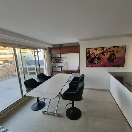 Exceptional Apartment, Sea View ,terrace アパート アンティーブ